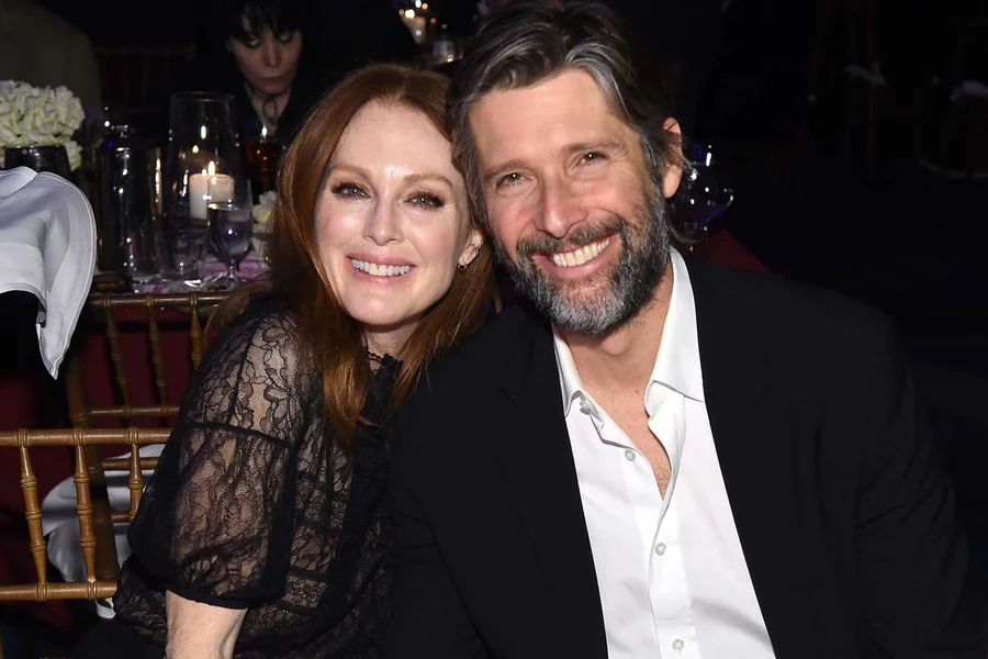 Julianne Moore Husband