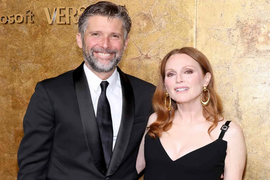 Julianne Moore Husband